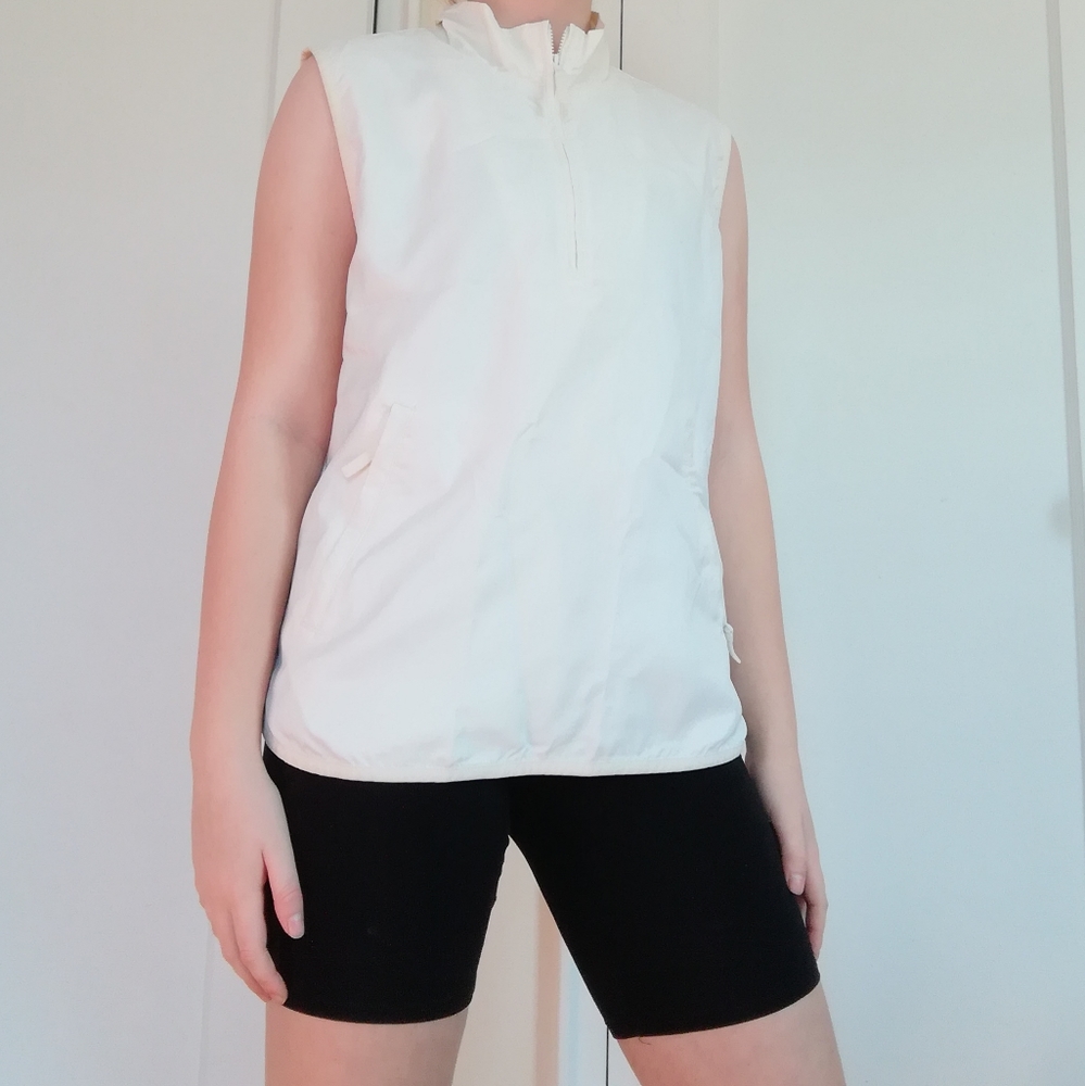 White GAP Vest with zipper ⚪